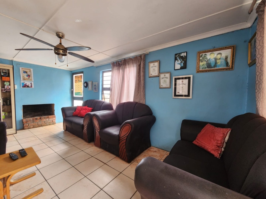 2 Bedroom Property for Sale in Pacaltsdorp Western Cape